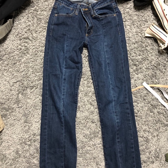 F21 blue textured mid rise cropped jeans - Picture 2 of 2